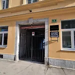 Apartman In Pub Kamera Klub Apatment-city Center *
