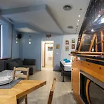 Apartman In Pub Kamera Klub Apatment-city Center