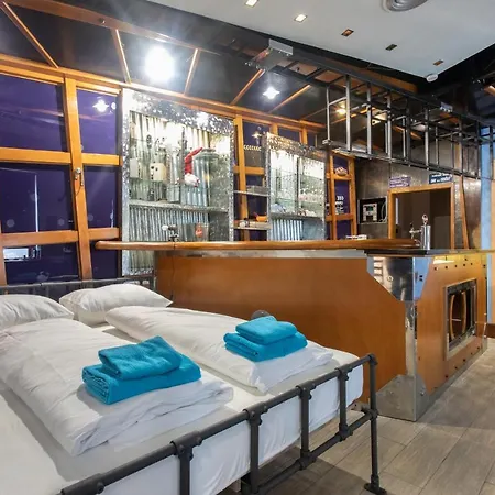 In Pub Kamera Klub Apatment-city Center * Λιουμπλιάνα