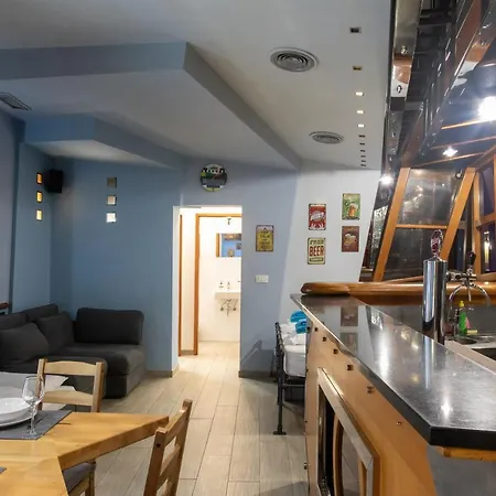 In Pub Kamera Klub Apatment-city Center Appartement