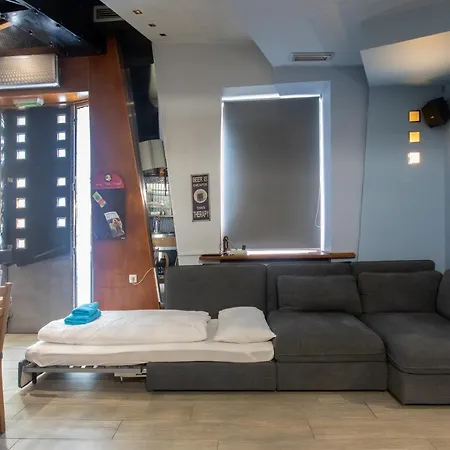 Apartment In Pub Kamera Klub Apatment-city Center Ljubljana