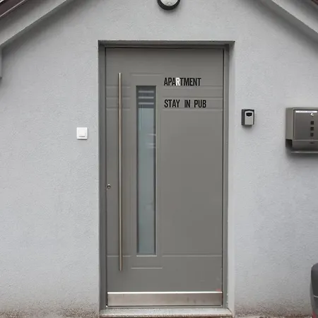 Apartman In Pub Kamera Klub Apatment-city Center *