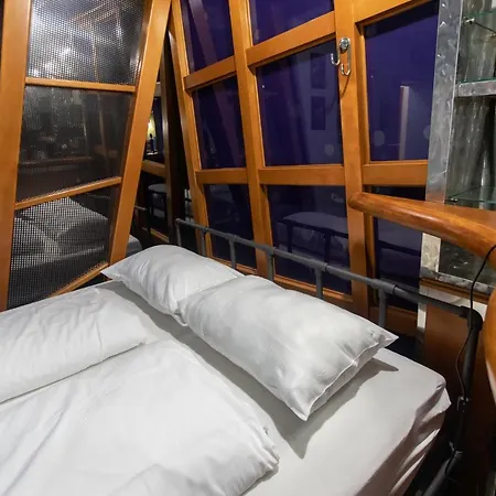 In Pub Kamera Klub Apatment-city Center Apartman