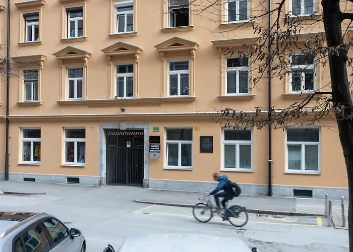 In Pub Kamera Klub Apatment-city Center Apartman