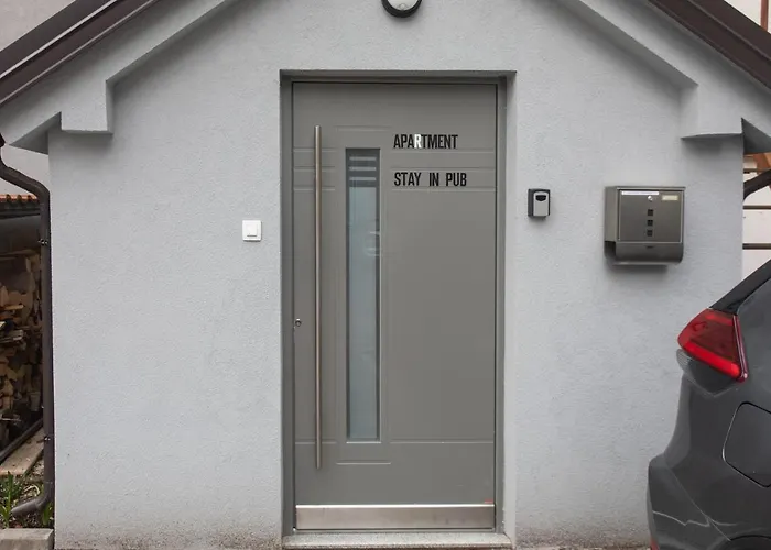 Apartman In Pub Kamera Klub Apatment-city Center *