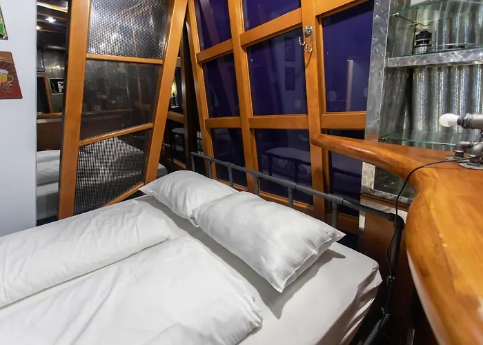 In Pub Kamera Klub Apatment-city Center Apartman