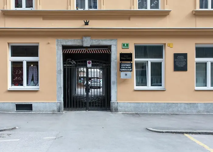 In Pub Kamera Klub Apatment-city Center