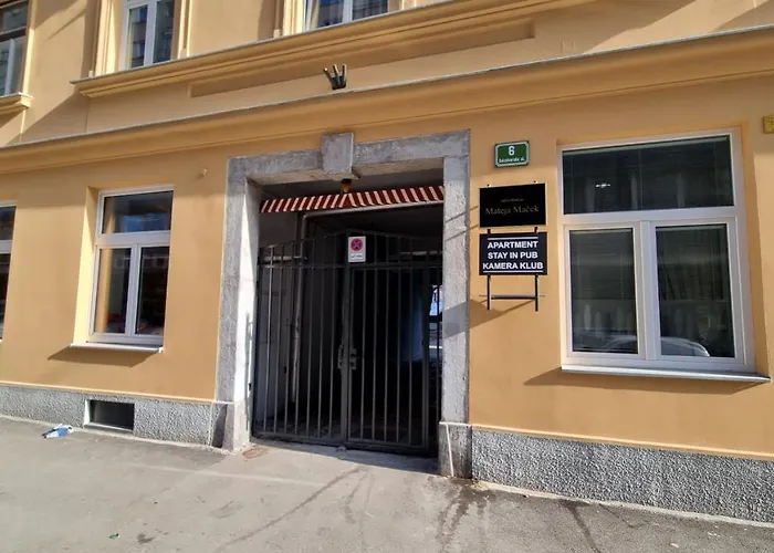 Apartamento In Pub Kamera Klub Apatment-city Center *